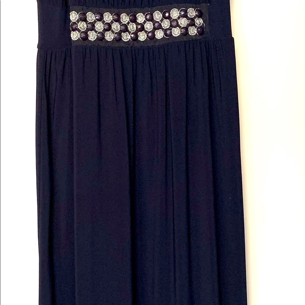 Selling gently used clothes, sizes ranging between 14-18